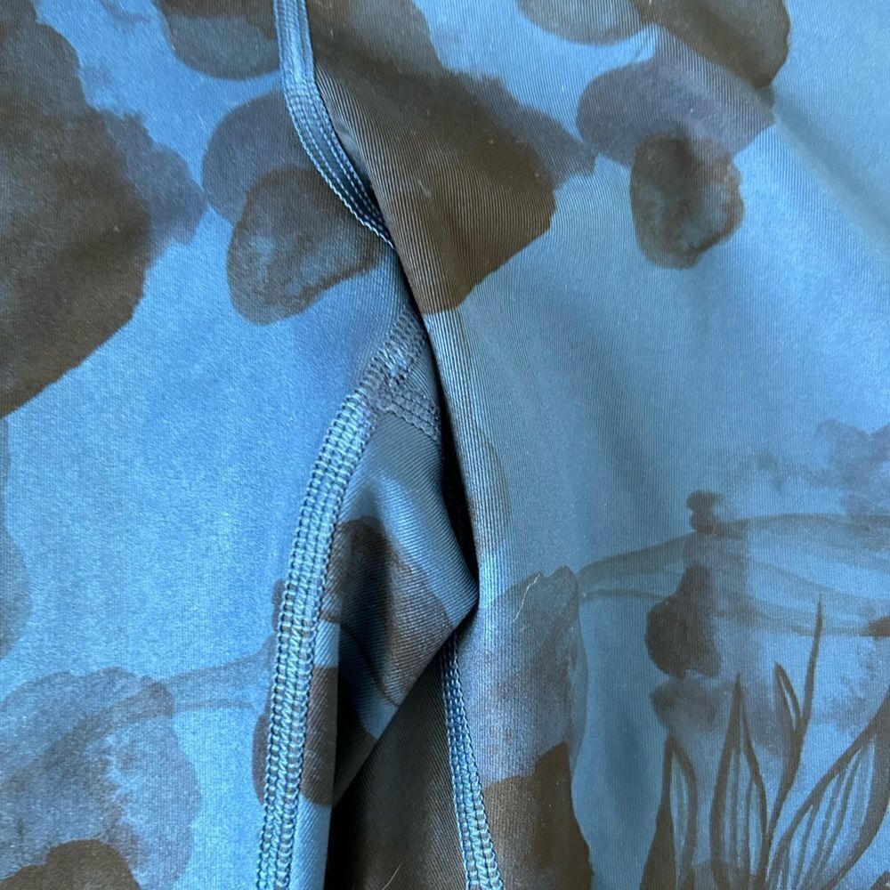 Lululemon Cropped Leggings - Picture 3 of 5